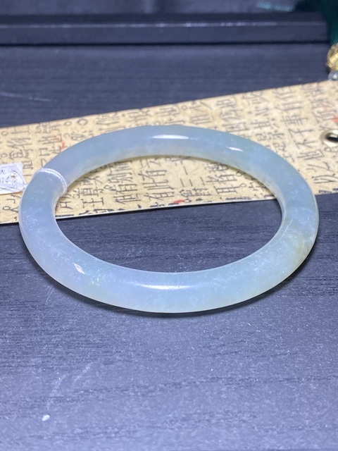 古玩玉器漂亮的清代天然冰糯翡翠手鐲拍賣，當前價格11000元
