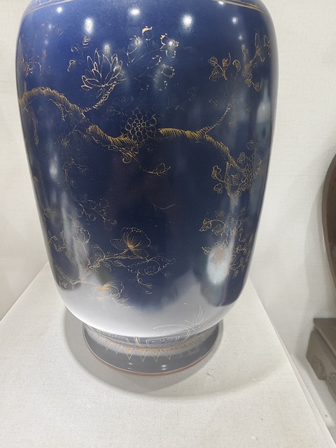古玩陶瓷藍釉描金洗口瓶真品鑒賞圖