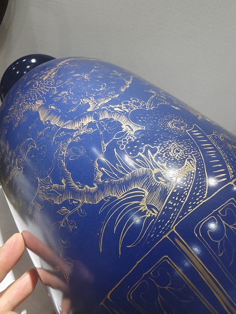 古玩陶瓷藍釉描金洗口瓶真品鑒賞圖