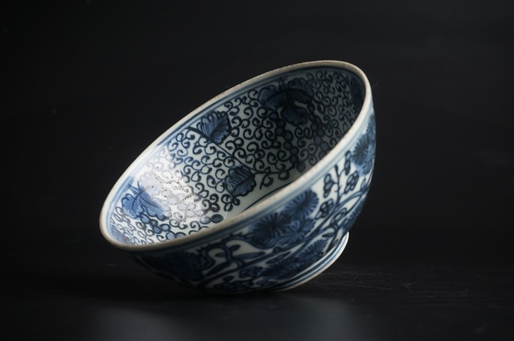 古玩陶瓷明晚期·青花歲寒三友紋大碗真品鑒賞圖