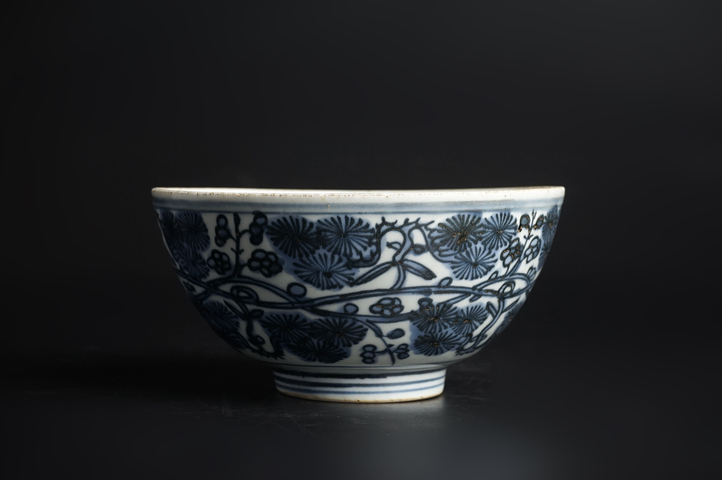 古玩陶瓷明晚期·青花歲寒三友紋大碗真品鑒賞圖