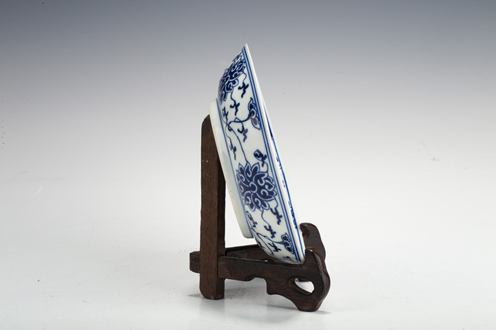 古玩陶瓷清光緒·青花纏枝蓮紋盤(官)真品鑒賞圖