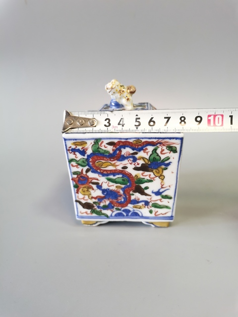 古玩陶瓷晚清民國青花五彩龍紋花卉 狻猊鈕薰?fàn)t拍賣，當(dāng)前價格2900元