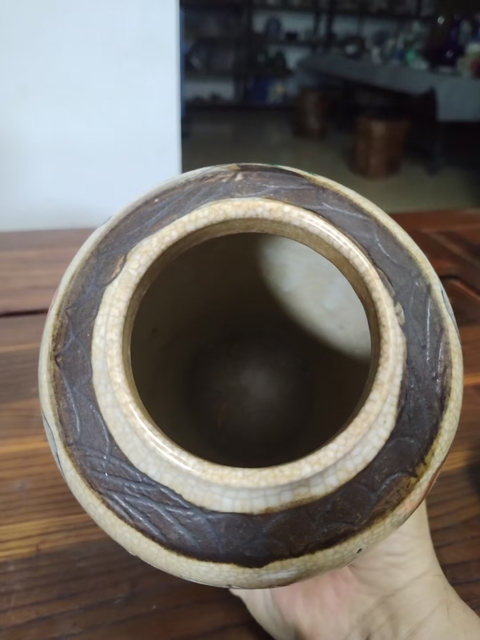 古玩陶瓷（全美品）清晚期成化年制寄托款哥釉粉彩人物冬瓜罐高19cm拍賣，當前價格1988元