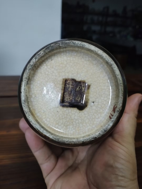 古玩陶瓷（全美品）清晚期成化年制寄托款哥釉粉彩人物冬瓜罐高19cm拍賣，當前價格1988元