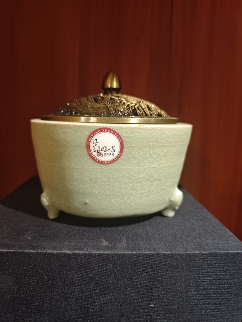 古玩陶瓷三足吊腳爐拍賣,當前價格9600元