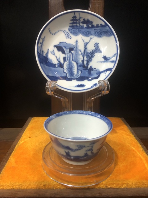 古玩陶瓷（館藏級(jí)杯碟）清·康熙·對(duì)弈圖·青花杯碟套裝拍賣，當(dāng)前價(jià)格0元