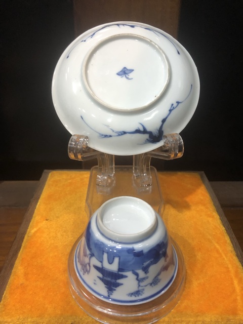 古玩陶瓷（館藏級(jí)杯碟）清·康熙·對(duì)弈圖·青花杯碟套裝拍賣，當(dāng)前價(jià)格0元
