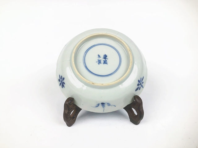 古玩陶瓷清光緒·青花魚蝦蟹盤真品鑒賞圖