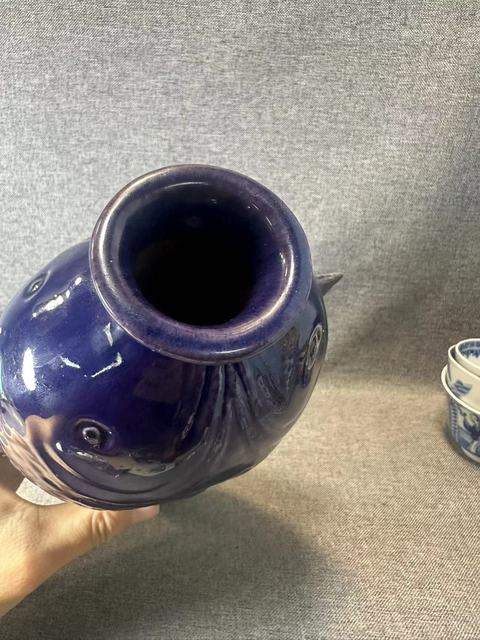 古玩陶瓷乾隆茄皮紫釉雙魚瓶(發色典型)拍賣,當前價格18888元