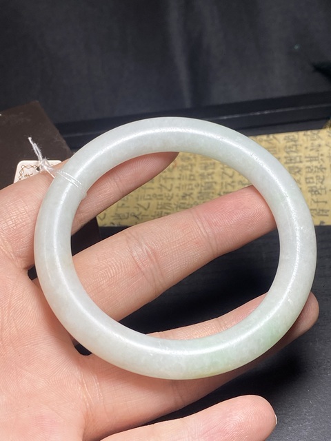 古玩玉器清代天然翡翠手鐲拍賣，當(dāng)前價(jià)格9500元
