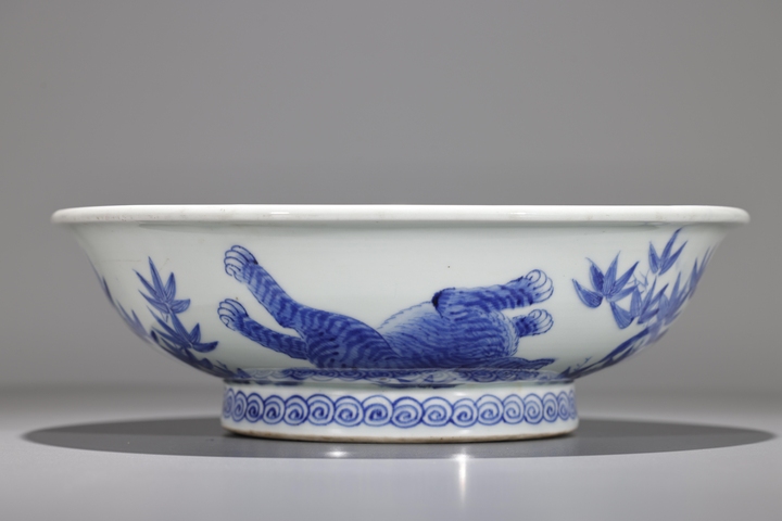 古玩陶瓷日本江戶龍虎紋碗真品鑒賞圖