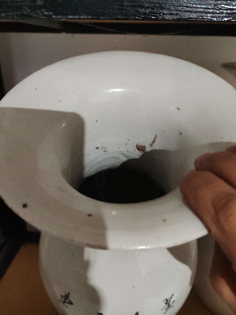 古玩陶瓷粉彩花開紋雙耳瓶真品鑒賞圖