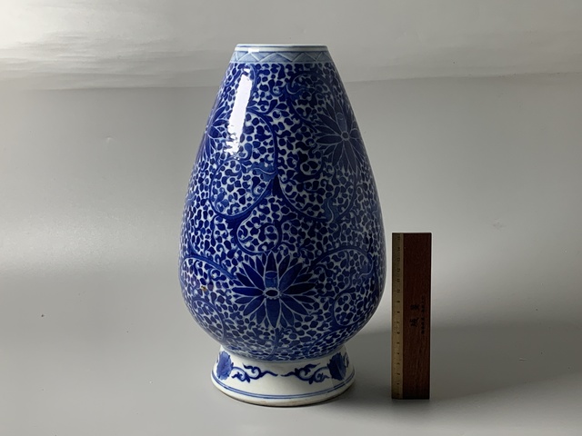 古玩陶瓷清晚期·青花纏枝花卉紋蓮子尊拍賣，當前價格1088元