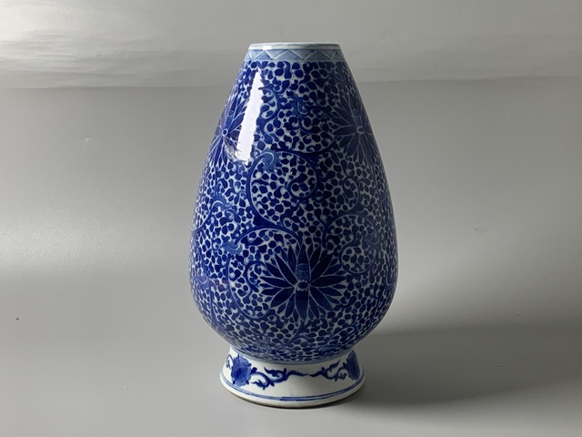 古玩陶瓷清晚期·青花纏枝花卉紋蓮子尊拍賣，當前價格1088元