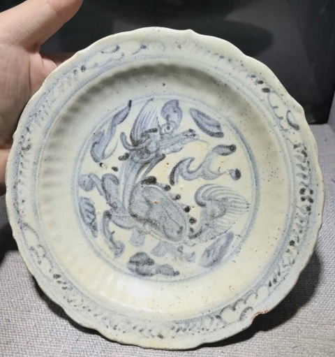 古玩陶瓷明空白期青花麒麟紋盤真品鑒賞圖