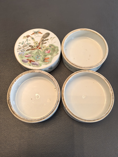 古玩陶瓷粉彩花蝶紋節盒真品鑒賞圖