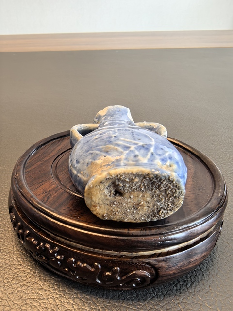 古玩陶瓷霽藍(lán)釉花卉紋瓶真品鑒賞圖