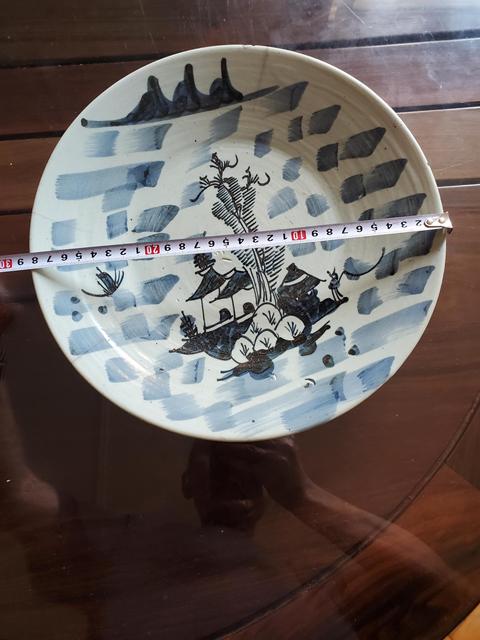 古玩陶瓷豆青釉青花山水人物盤真品鑒賞圖