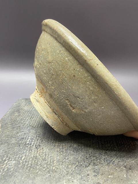 古玩陶瓷元代龍泉窯青釉碗真品鑒賞圖