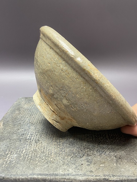 古玩陶瓷元代龍泉窯青釉碗真品鑒賞圖