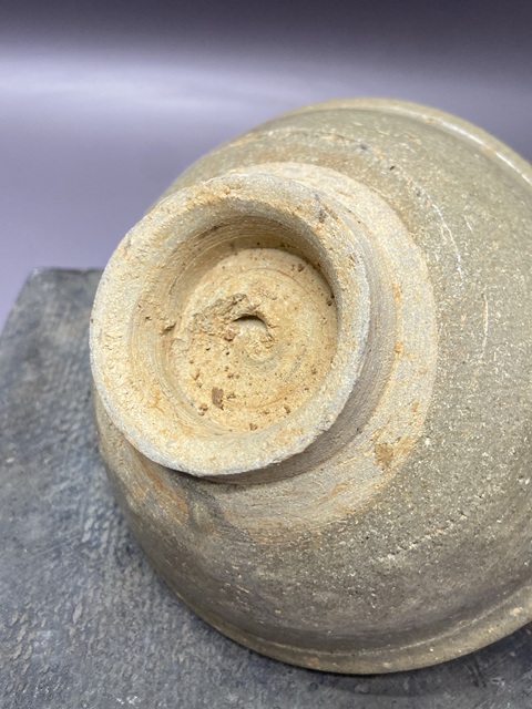 古玩陶瓷元代龍泉窯青釉碗真品鑒賞圖