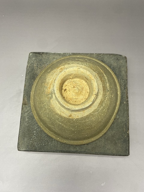 古玩陶瓷元代龍泉窯青釉碗真品鑒賞圖