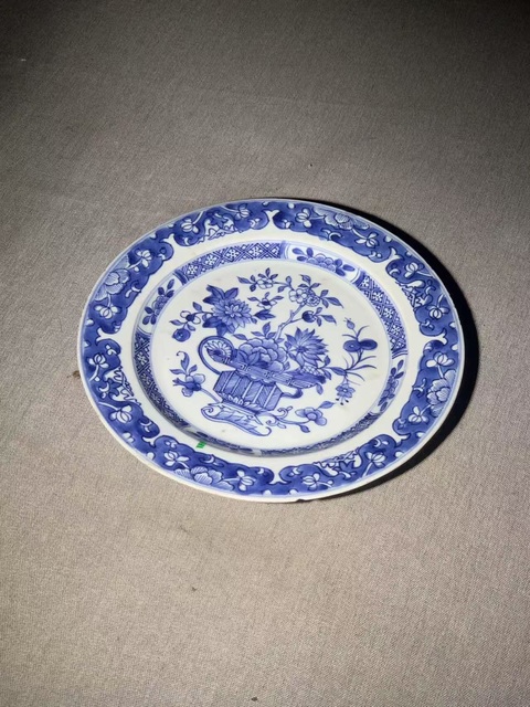 古玩陶瓷(清早期細路)青花提籃花卉紋盤(有很好收藏價值)拍賣,當前價格0元