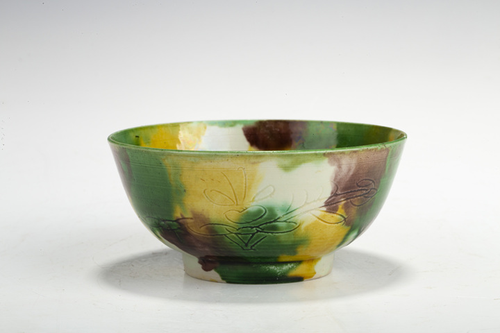 古玩陶瓷清康熙·虎皮三彩暗刻花卉紋碗拍賣，當前價格376元