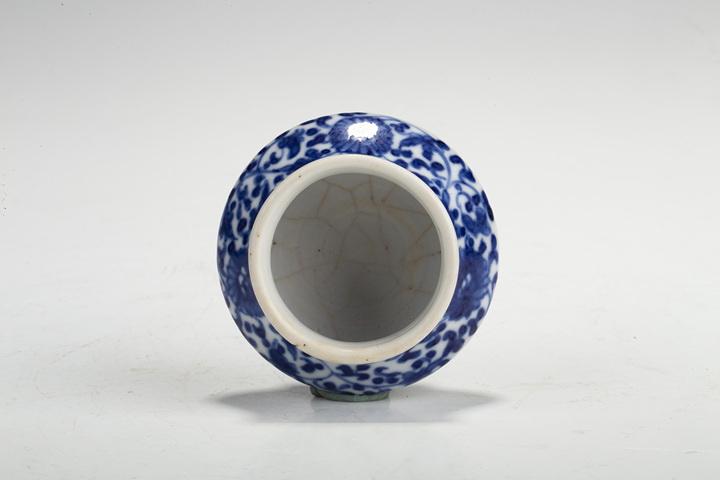 古玩陶瓷清乾隆·青花纏枝花卉紋水盂拍賣,當前價格548元