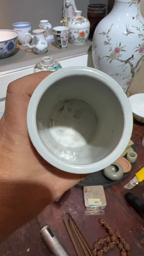 古玩陶瓷松鼠葡萄紋青花筆筒拍賣，當(dāng)前價格600元