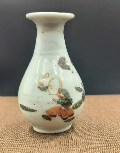古玩陶瓷紅綠彩瓶真品鑒賞圖