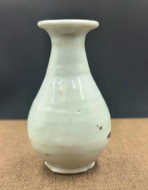 古玩陶瓷紅綠彩瓶真品鑒賞圖