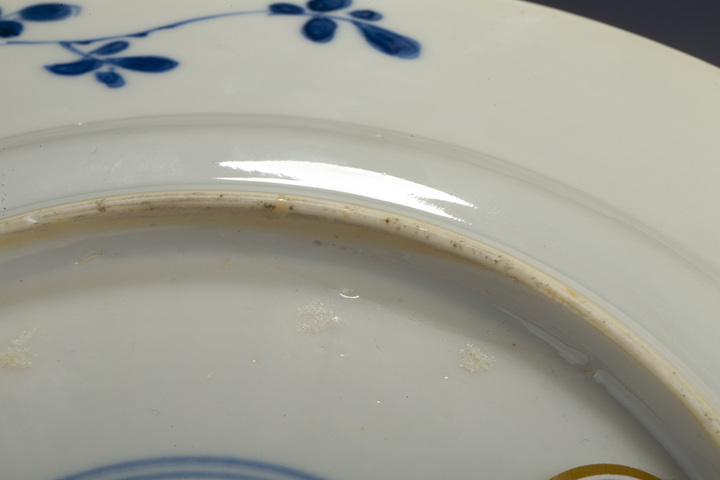 古玩陶瓷清康熙·青花洞石花卉紋折沿盤拍賣，當(dāng)前價(jià)格536元