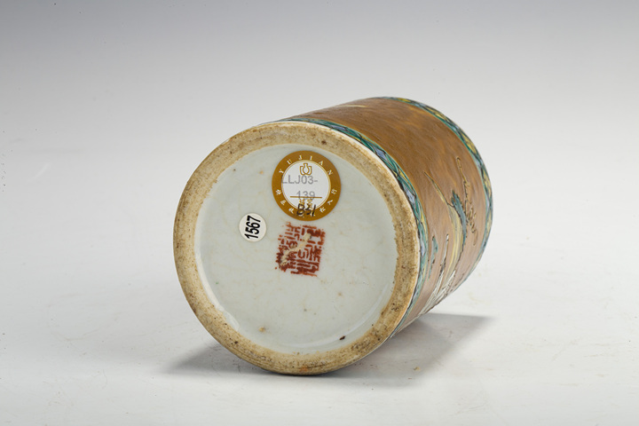 古玩陶瓷清晚·醬釉地素三彩踏雪尋梅圖筆筒拍賣，當(dāng)前價(jià)格4536元
