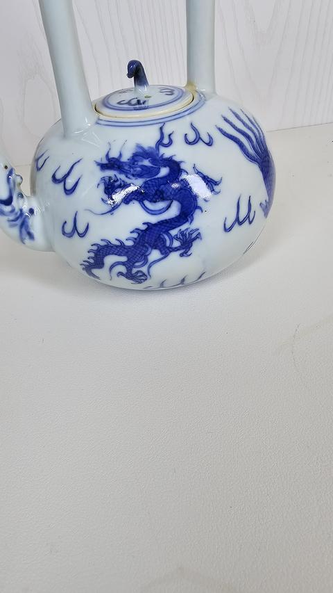 古玩陶瓷晚清·青花瑞獸紋提梁壺 真品鑒賞圖