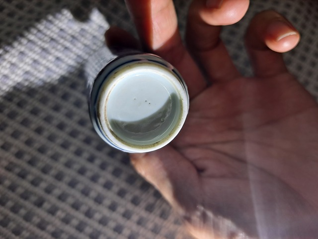 古玩陶瓷青花釉里紅人物鼻煙壺真品鑒賞圖