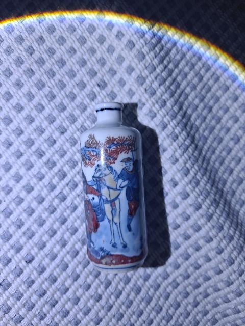古玩陶瓷青花釉里紅人物鼻煙壺真品鑒賞圖