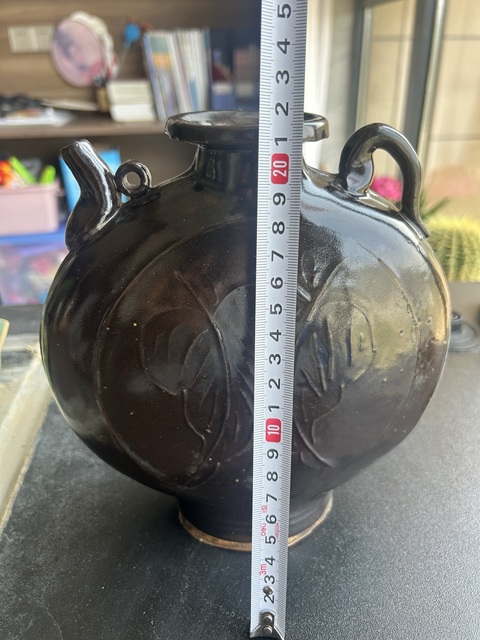 古玩陶瓷金元耀州窯樹葉紋黑釉扁壺(雙樹葉紋)拍賣,當(dāng)前價格376元