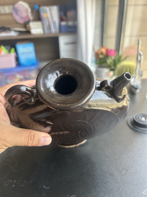 古玩陶瓷金元耀州窯樹葉紋黑釉扁壺(雙樹葉紋)拍賣,當(dāng)前價格376元