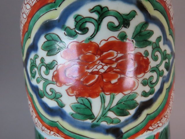 古玩陶瓷五彩花觚真品鑒賞圖