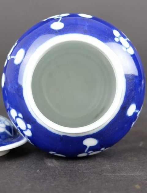 古玩陶瓷青花冰梅紋蓋罐真品鑒賞圖
