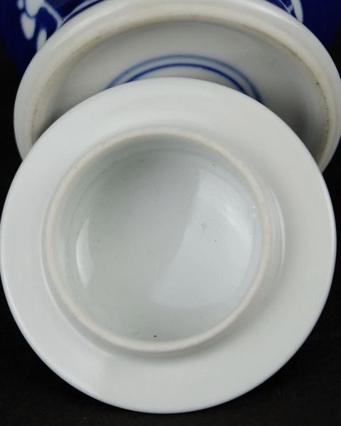 古玩陶瓷青花冰梅紋蓋罐真品鑒賞圖