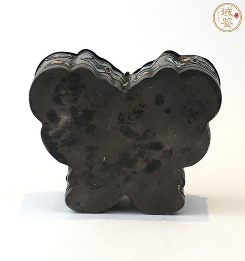 古玩雜項晚清民國 銀胎燒藍蝴蝶形琺瑯彩胭脂盒(皇家用品)拍賣,當前價格98500元