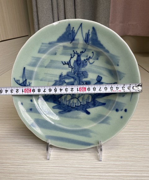 古玩陶瓷清中期 冬青釉青花山水高士垂釣紋盤真品鑒賞圖