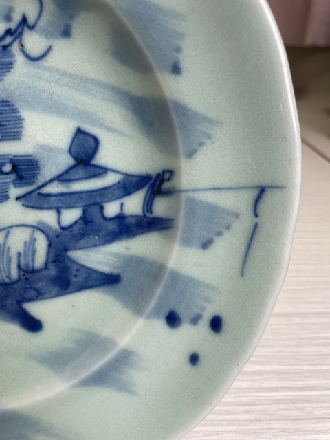 古玩陶瓷清中期 冬青釉青花山水高士垂釣紋盤真品鑒賞圖