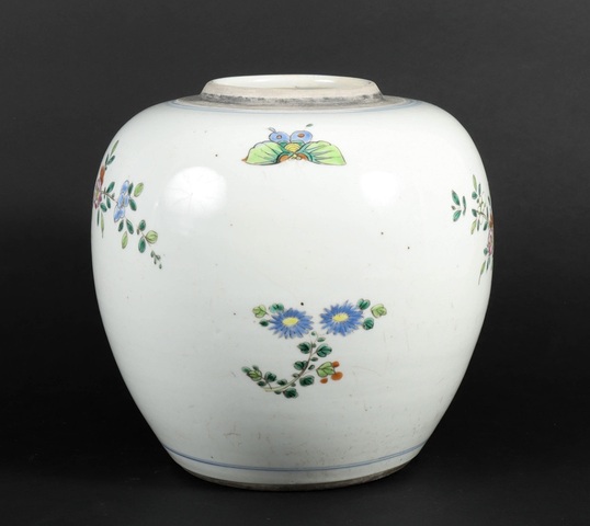 古玩陶瓷粉彩蝶戀花紋罐真品鑒賞圖