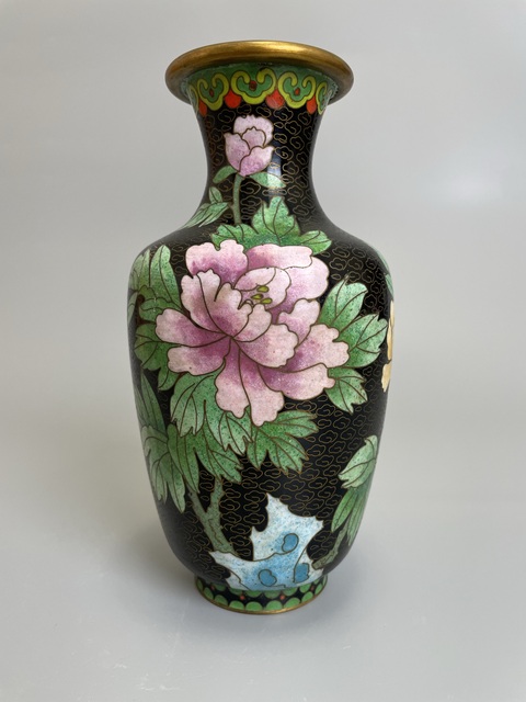 古玩銅器民國 銅胎琺瑯彩洞石花鳥紋賞瓶真品鑒賞圖