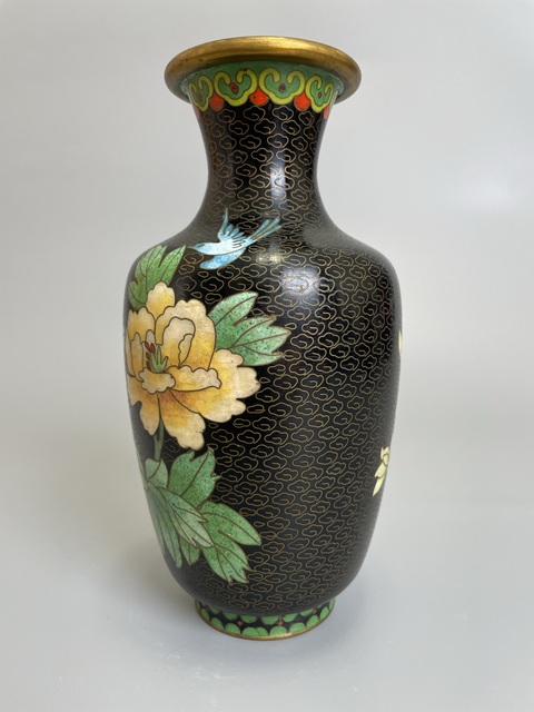古玩銅器民國 銅胎琺瑯彩洞石花鳥紋賞瓶真品鑒賞圖