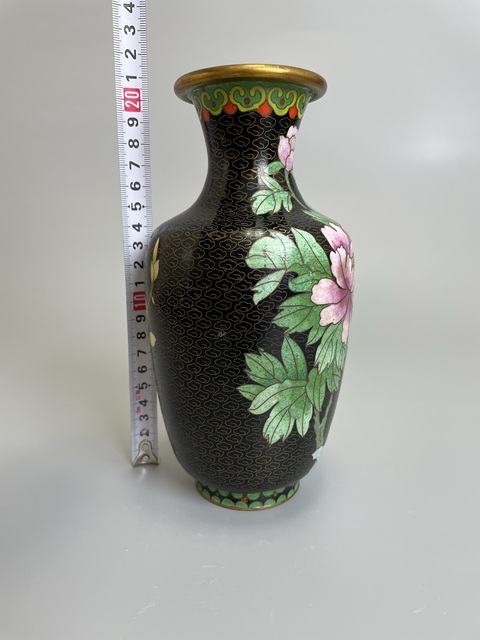 古玩銅器民國 銅胎琺瑯彩洞石花鳥紋賞瓶真品鑒賞圖
